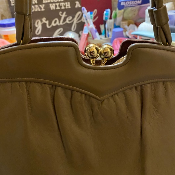 ANDES Elegant Taupe Women's Handbag - Picture 5 of 7